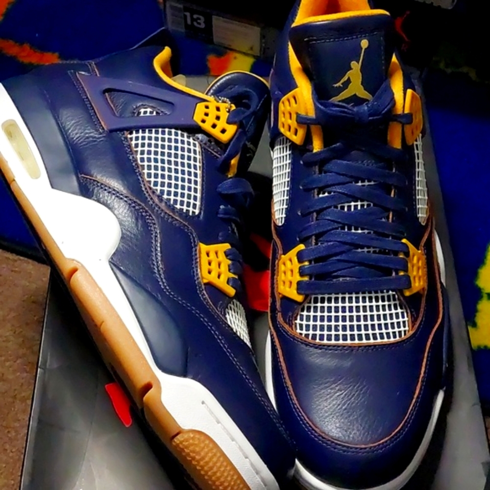 Jordan 4 - Picture 2 of 4